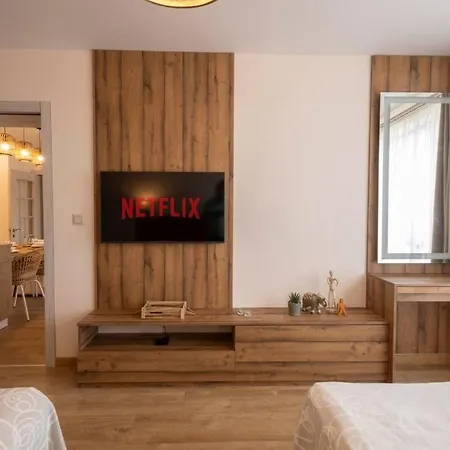 Marina Apartment-2bdr At South Bay Complex Apartamento