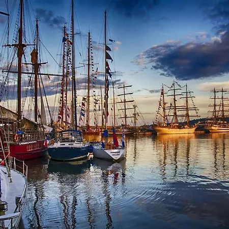 Marina Apartment-2bdr At South Bay Complex Apartamento