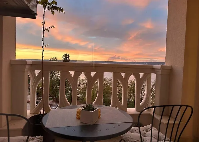 Marina Apartment-2bdr At South Bay Complex Apartamento