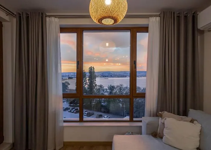 Marina Apartment-2bdr At South Bay Complex *